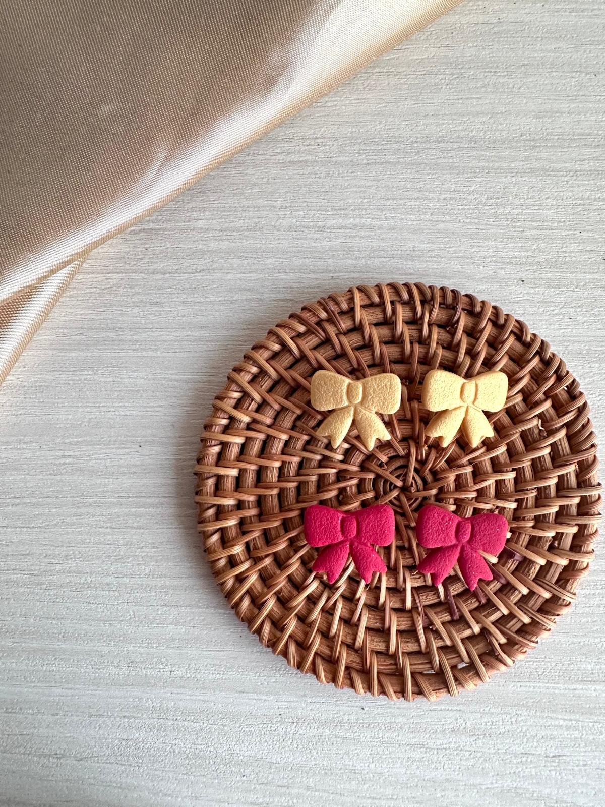 Brincos Holly • Modelo Laço