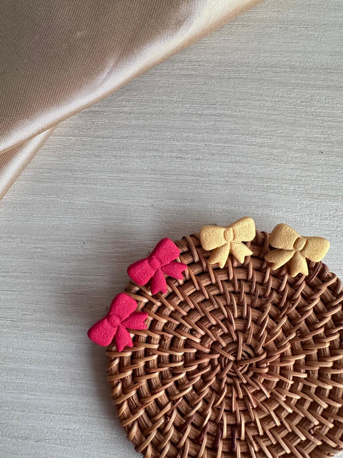 Brincos Holly • Modelo Laço