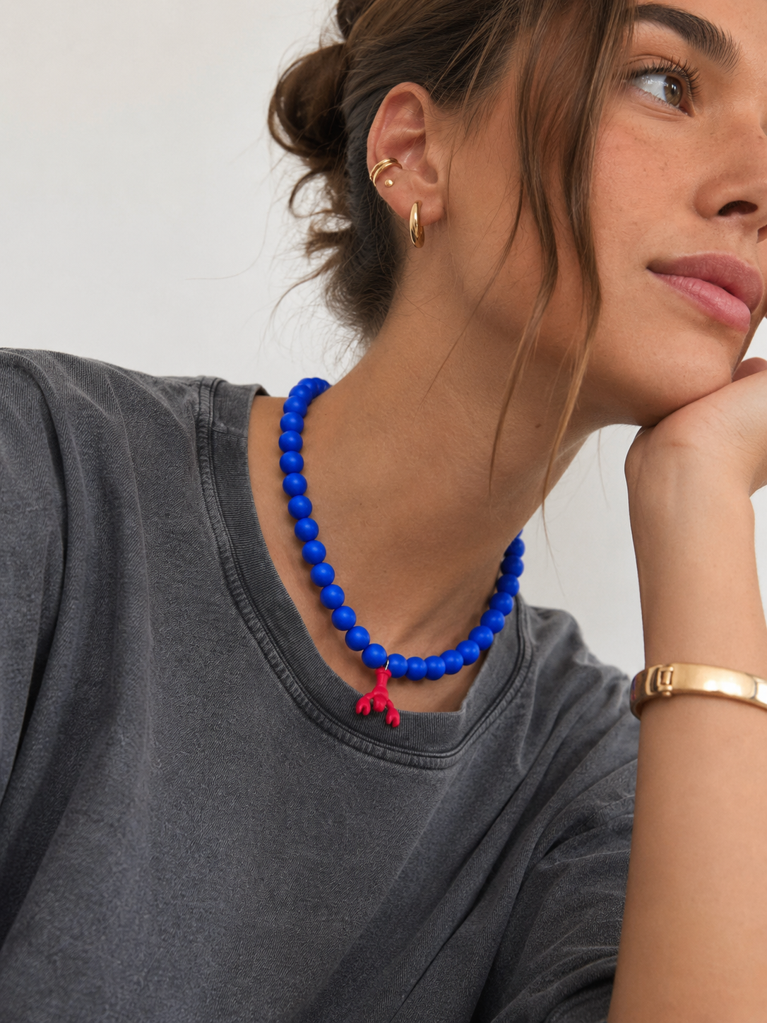 Colar Bolas Azul com Lagosta